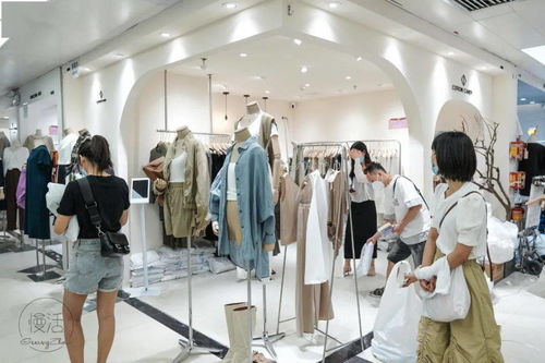 服裝批發城年中清倉大促，低至10元起，500元裝一麻袋！